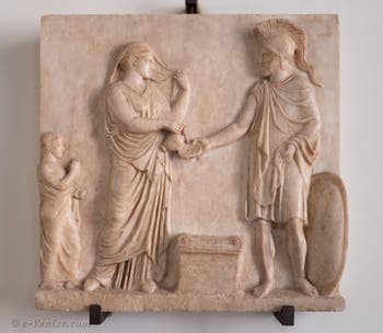 Aphrodite et Arès, Relief votif au musée archéologique de Venise en Italie
