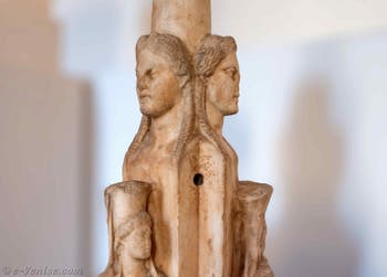 La déesse Hécate, Hékatéion et Charités au musée archéologique de Venise en Italie