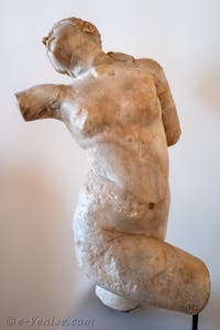 Hermaphrodite luttant avec un satyre au musée archéologique de Venise en Italie
