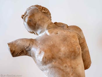 Hermaphrodite luttant avec un satyre au musée archéologique de Venise en Italie