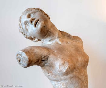 Hermaphrodite luttant avec un satyre au musée archéologique de Venise en Italie