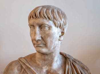 Empereur Trajan, type décennal, au musée archéologique de Venise en Italie