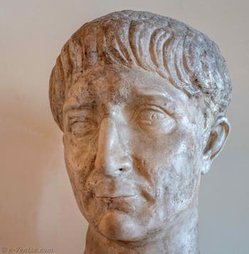Tête de l'Empereur Trajan au musée archéologique de Venise en Italie