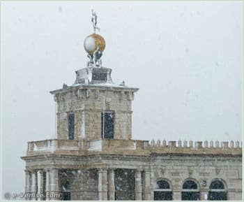 The Punta della Dogana, the sea customs that houses François Pinault's collections, under the snow in Venice