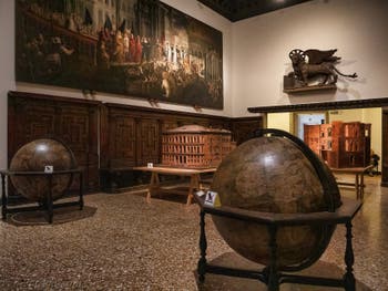 La salle des globes terrestres du Musée Correr à Venise