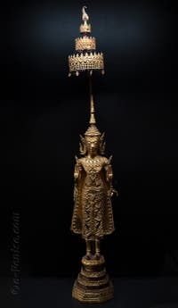 Bouddha debout sous un triple baldaquin (Asie du Sud-Est) musée d'Art Oriental Ca' Pesaro de Venise en Italie