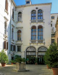 La cour du Palazzo Vendramin Calergi à Venise, là où est mort Richard Wagner