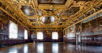Der Saal des Großen Rates im Dogenpalast in Venedig
