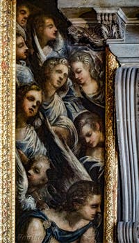 Les anges situés sur la gauche du tableau du Paradis de Tintoret au Palais des Doges de Venise