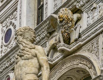 Neptune et le Lion de Saint-Marc, escalier des Géants du Palais des Doges de Venise