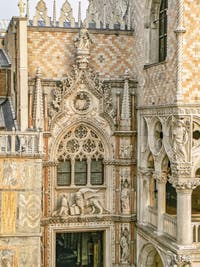 La Porta della Carta, la porte des Papiers du Palais des Doges de Venise