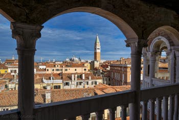 Le Palais Contarini del Bovolo et son escalier en colimaçon à Venise en Italie