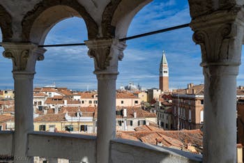 Le Palais Contarini del Bovolo et son escalier en colimaçon à Venise en Italie