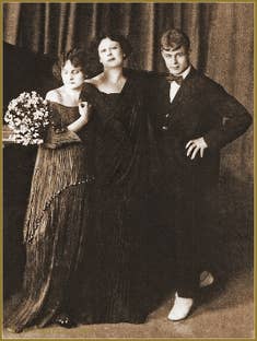 Irma Duncan im Kleid “Delphos”, Isadora Duncan und Serguei Lessemine