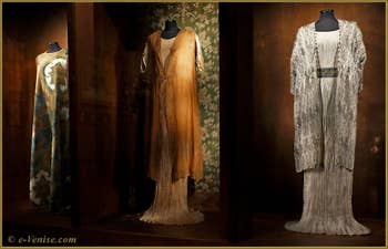 Robes Mariano Fortuny “Delphos” avec survestes assorties