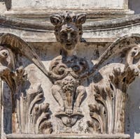 Scultura sul Palazzo dei Camerlenghi a Venezia, Quando le unghie mi crescono tra le cosce