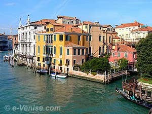La vue sur le Grand Canal du côté de San Marco Saint-Marc à Venise