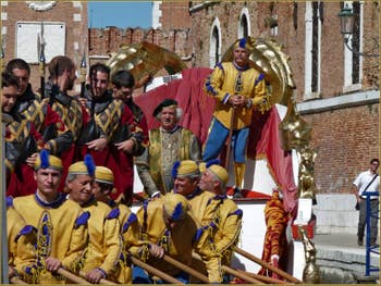 Regata Storica de Venise, la Serenissima devant l'Arsenal
