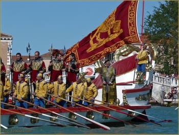 Historische Regatta in Venedig, der offizielle Festzug auf der Serenissima während der Regata Storica