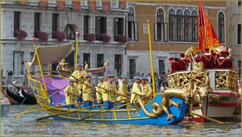 Regata Storica de Venise, Dragon dans le cortège historique