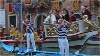Regata Storica à Venise : régate des Gondolini, Ivan Redolfi Tezat et Gianpaolo d'Este, vainqueurs