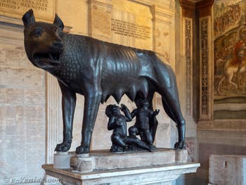 La Louve Capitoline aux musées du Capitole Capitolins à Rome en Italie