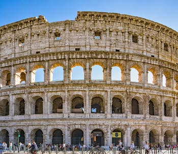 La façade du  Colisée à Rome en Italie, l'amphithéâtre Flavien