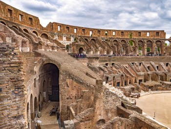 L'intérieur du Colisée à Rome en Italie, l'amphithéâtre Flavien