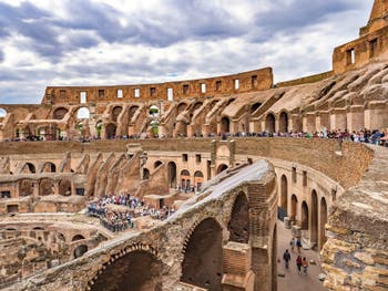 L'arène du Colisée à Rome en Italie, l'amphithéâtre Flavien