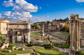 Le Forum Romain, ses temples et la voie Sacrée à Rome en Italie
