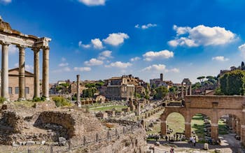 Le Forum romain et ses ruines et temples à Rome en Italie