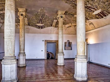 La Salle des Colonnes, fresques de Duilio Cambellotti Château Saint-Ange, le Castel Sant'Angelo à Rome