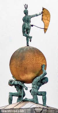La fortune et les Atlantes de bronze de la Dogana da Mar la douane de Mer à Venise