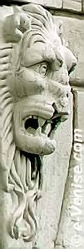 Sculpture tete de lion Loggia de la Dogana da Mar
