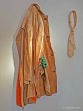 Livio de Marchi, manteau et cravate en bois sculpté