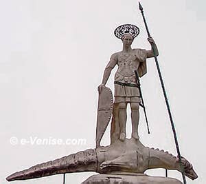 La colonne de Saint Théodore sur la Piazzetta Saint-Marc