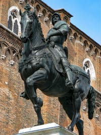 Statue équestre de Bartolomeo Colleoni par Alessandro Leopardi et Andrea Verrocchio à Venise