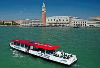 Bateau Hop-On Hop-Off pour Visiter Venise et sa Lagune